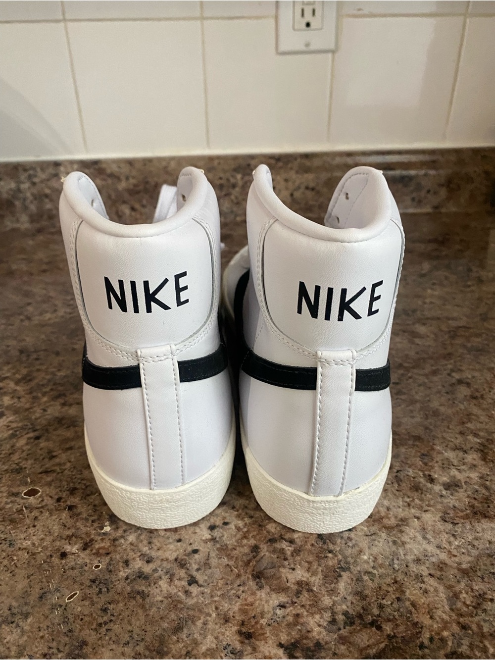 Nike blazer Mid ‘77 white/black men’s size 10.5 - Picture 2 of 7